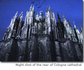 Night shot of the rear of Cologne cathedral